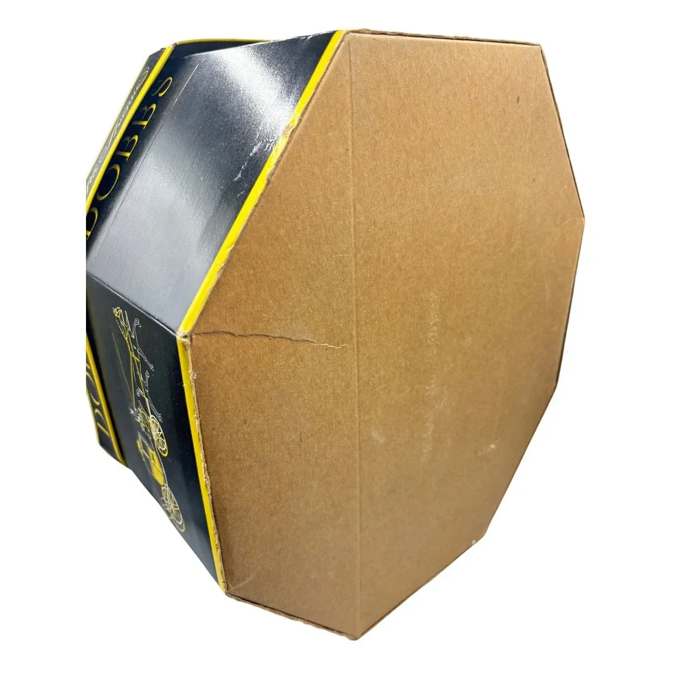 Vintage Dobbs Fifth Avenue New York Octagonal Hat Box EMPTY Storage Case